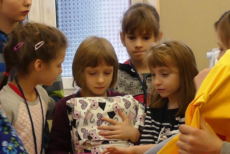 Feryjne warsztaty krawieckie dla dziewczynek z "Miastem na Górze"