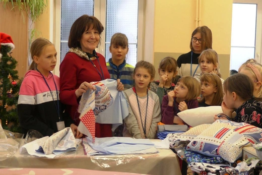 Feryjne warsztaty krawieckie dla dziewczynek z "Miastem na Górze"