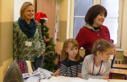 Feryjne warsztaty krawieckie dla dziewczynek z "Miastem na Górze"