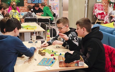 W CKiS Skierniewice można było m.in. zagrać w gry planszowe. Cech Fantastyki „SkierCon” przygotował na te dni ponad 200 propozycji.
