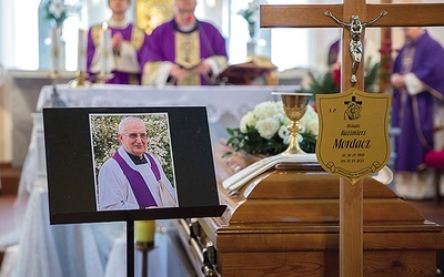 	Eucharystia w kościele pw. Matki Bożej Ostrobramskiej w Jeżycach. 