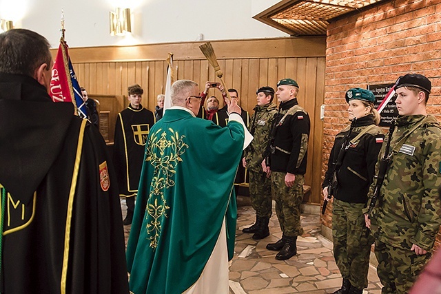 ▲	W Glinojecku upamiętniono dawnego proboszcza ks. Augustyna Krużmanowskiego, który 160 lat temu angażował się w działalność patriotyczną.