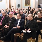 W pierwszym rzędzie od lewej: bp Jan Cieślar, abp Stanisław Budzik, ks. Marek Szymański, ks. Sławomir Pawłowski.