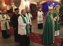 	Przedstawiciele różnych wyznań chrześcijańskich spotkali się przed Bogiem.