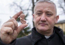 Ks. Kancelarczyk: Fundacja Małych Stópek to nie epizodyczna akcja 