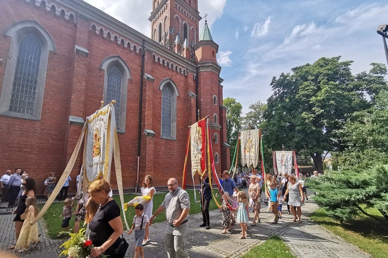 Zerzeń. Neogotycki kościół odzyskuje blask