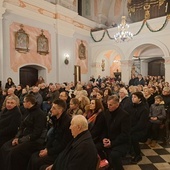 Mielec. Kolędowanie w bazylice