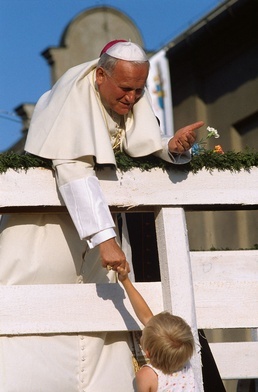Dlaczego Jan Paweł II jest atakowany