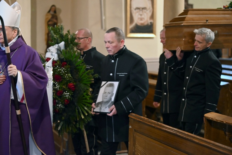 Pogrzeb Roberta Kapłona, taty ks. Daniela