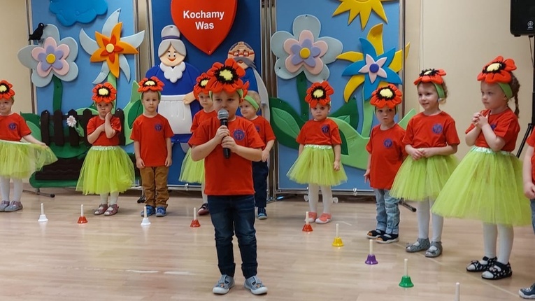 Dzień babci i dziadka u sióstr prezentek
