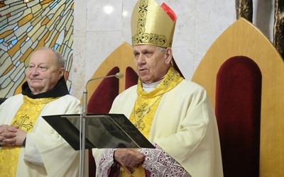 Biskup Jan Kopiec przechodzi na emeryturę