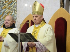 Biskup Jan Kopiec przechodzi na emeryturę