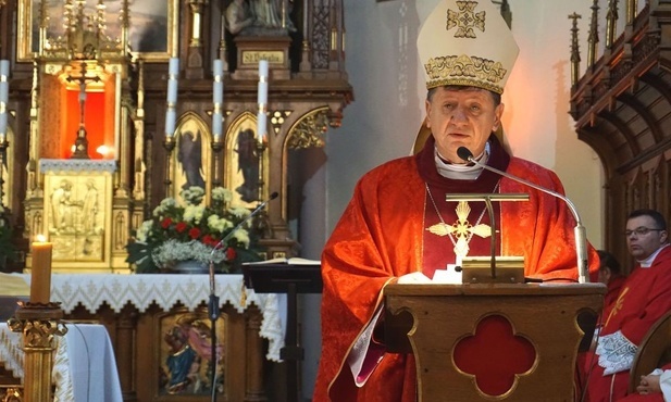 Bp Skomarowski: Codziennie do obwodu łuckiego przywożą zabitych żołnierzy