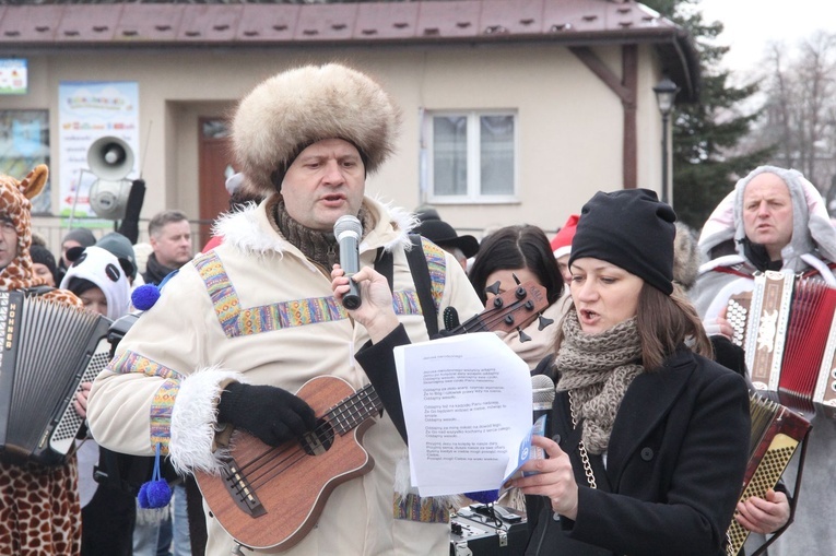 Zakliczyn. Kolędowanie ulicami miasta
