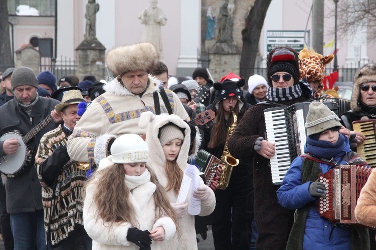 Zakliczyn. Kolędowanie ulicami miasta