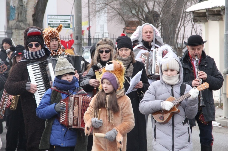 Zakliczyn. Kolędowanie ulicami miasta