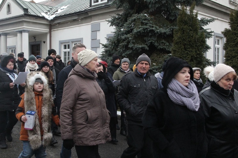 Zakliczyn. Kolędowanie ulicami miasta