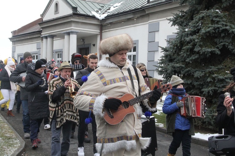 Zakliczyn. Kolędowanie ulicami miasta