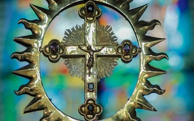 Katedralny relikwiarz z cząstką Krzyża Świętego.