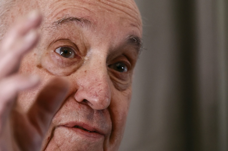 Papież się nie patyczkuje: Ręce precz! Przestańcie dusić Afrykę, nie jest to kopalnia, którą trzeba eksploatować