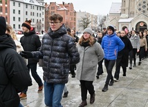 Ruda Śl. Uczniowie zatańczyli poloneza na 94 dni przed maturą