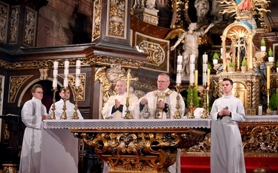 Mszy św. w rocznicę poświęcenia katedry przewodniczył ks. Piotr Śliwka.