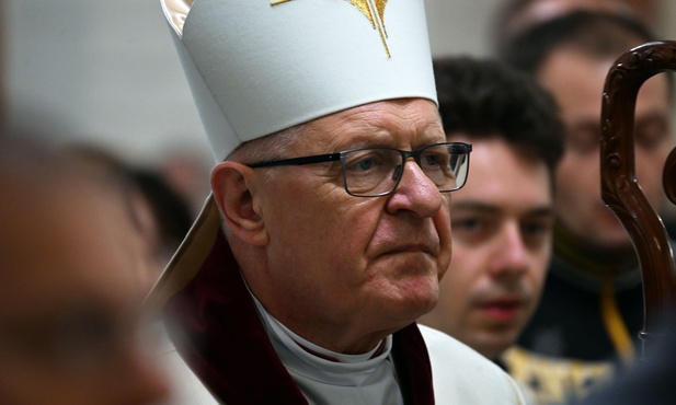 Bp Edward Dajczak otwarcie mówi o depresji