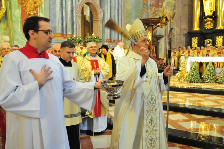 Dzień Życia Konsekrowanego i jubileusz święceń biskupich