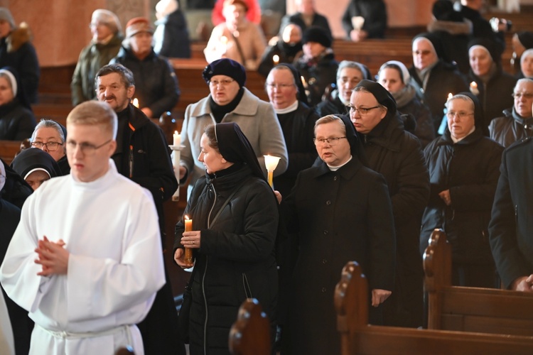 Dzień Życia Konsekrowanego w świdnickiej katedrze