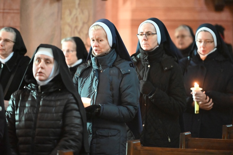 Dzień Życia Konsekrowanego w świdnickiej katedrze