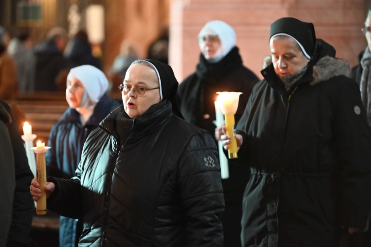 Dzień Życia Konsekrowanego w świdnickiej katedrze