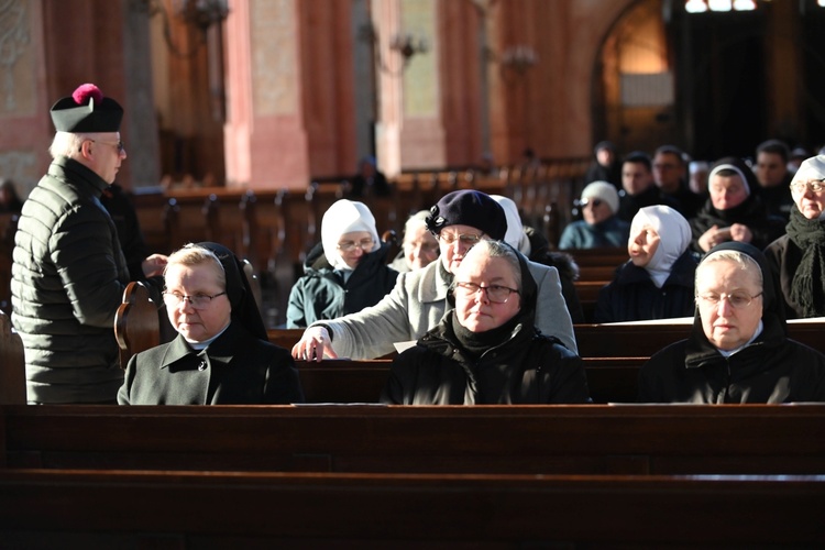 Dzień Życia Konsekrowanego w świdnickiej katedrze