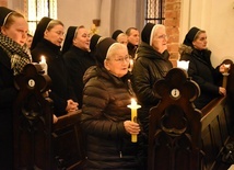 Podczas liturgii odbył się obrzęd odnowienia ślubów zakonnych.