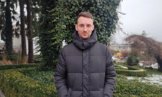  Franek związany jest z ChCE od momentu powstania. Jest też perkusistą w zespole Good God. 