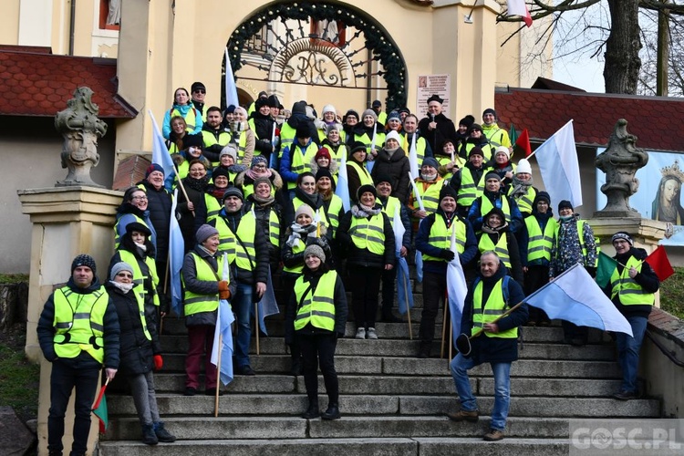 Comiesięczna pielgrzymka z Międzyrzecza do Pani Cierpliwie Słuchającej