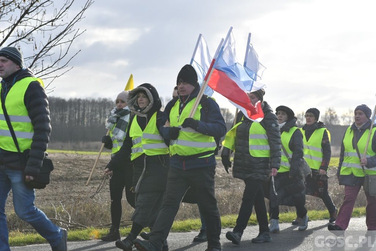 Comiesięczna pielgrzymka z Międzyrzecza do Pani Cierpliwie Słuchającej