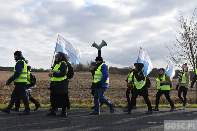 Comiesięczna pielgrzymka z Międzyrzecza do Pani Cierpliwie Słuchającej