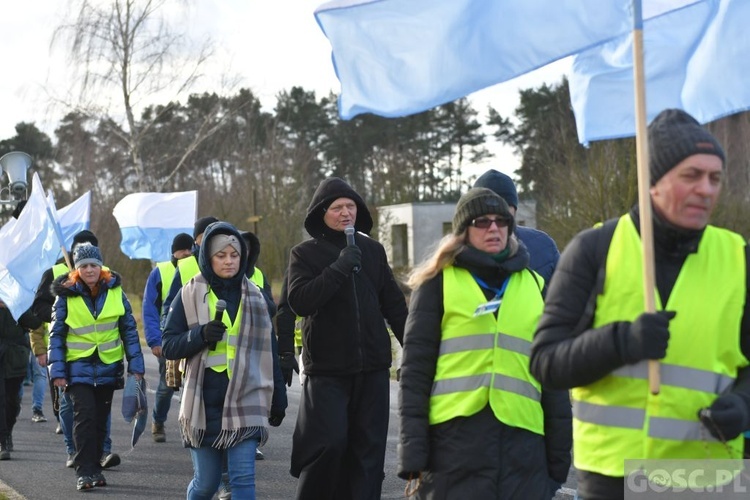 Comiesięczna pielgrzymka z Międzyrzecza do Pani Cierpliwie Słuchającej