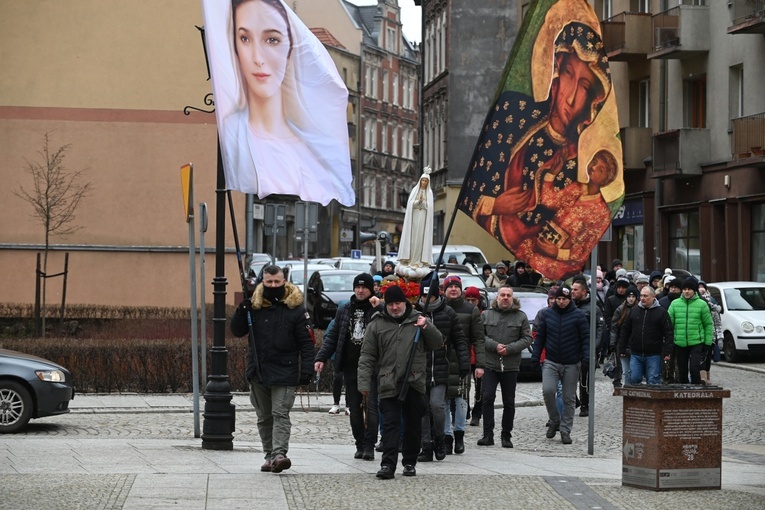 Pierwszosobotnia modlitwa z bp. Markiem Mendykiem i Wojownikami Maryi