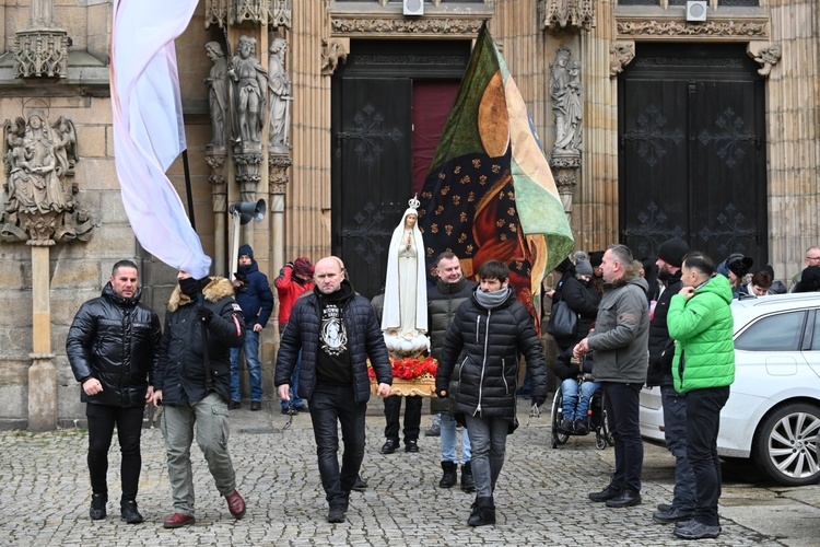 Pierwszosobotnia modlitwa z bp. Markiem Mendykiem i Wojownikami Maryi