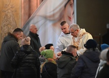 Biskup przewodniczył Mszy św. wynagradzającej Niepokalanemu Sercu NMP.