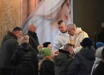 Biskup przewodniczył Mszy św. wynagradzającej Niepokalanemu Sercu NMP.