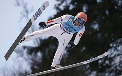 Dawid Kubacki trzeci w zawodach Pucharu Świata w skokach