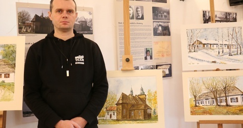 - Wystawa prezentuje miejsca mało znane, ale takie, które są mocno związane z walką Hubala - mówi Wiktor Pietrzyk.