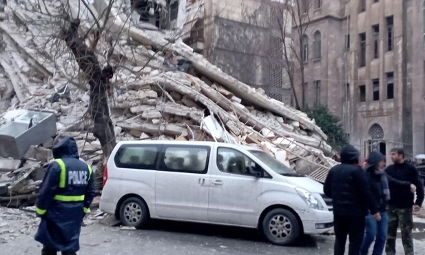 Proboszcz z Aleppo po trzęsieniu ziemi: Wielu zostało uwięzionych. Pada deszcz i jest zimno