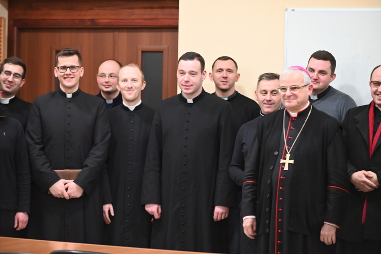 Świdnica. Biskup spotkał się z księżmi odpowiedzialnymi za ministrantów