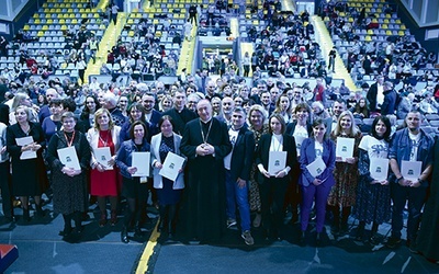 Kościół widzi w uczestnikach współpracowników duchownych w dziele ewangelizacji.