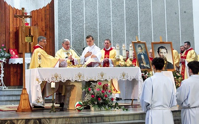 	Msza św. w kościele NMP Matki Kościoła w Zabrzu-Helence.