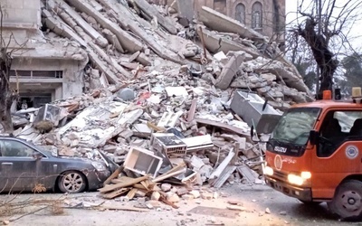 Aleppo: Melchicki arcybiskup został wydobyty żywy spod gruzów. Ale jego wikariusz...