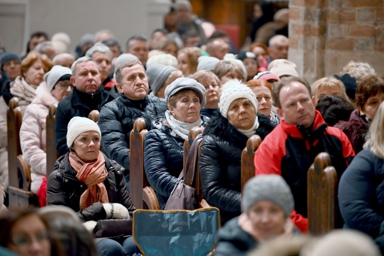 Ząbkowice Śl. Lutowa Msza św. z modlitwą o uzdrowienie